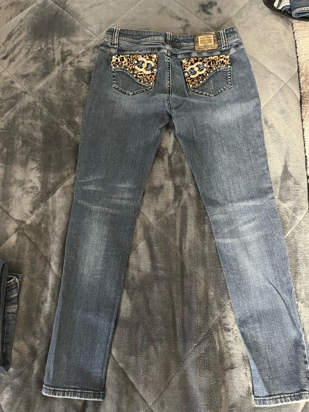 L.A. idol Skinny Jeans in Blue with Leopard Pocket Detail